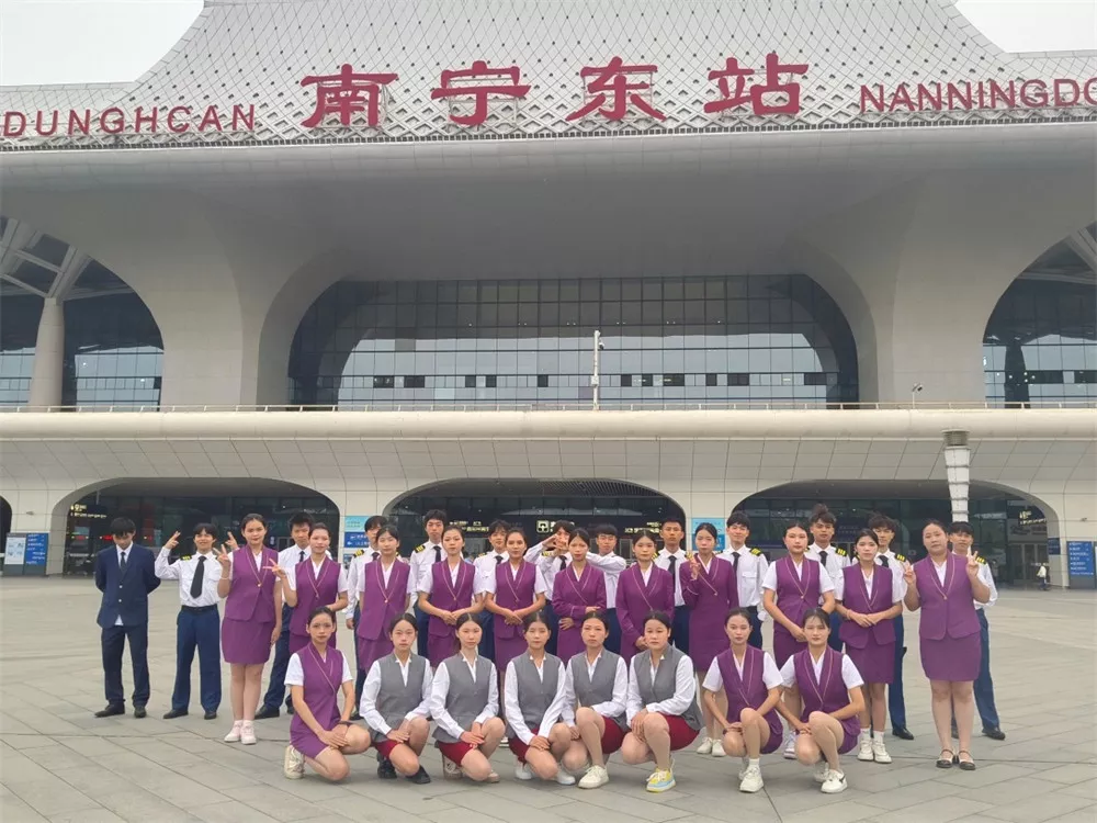 商务助理（高铁乘务方向 ）